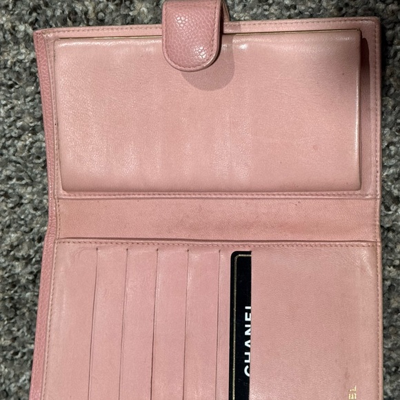 CHANEL Blush Pink Leather Wallet - Picture 3 of 7